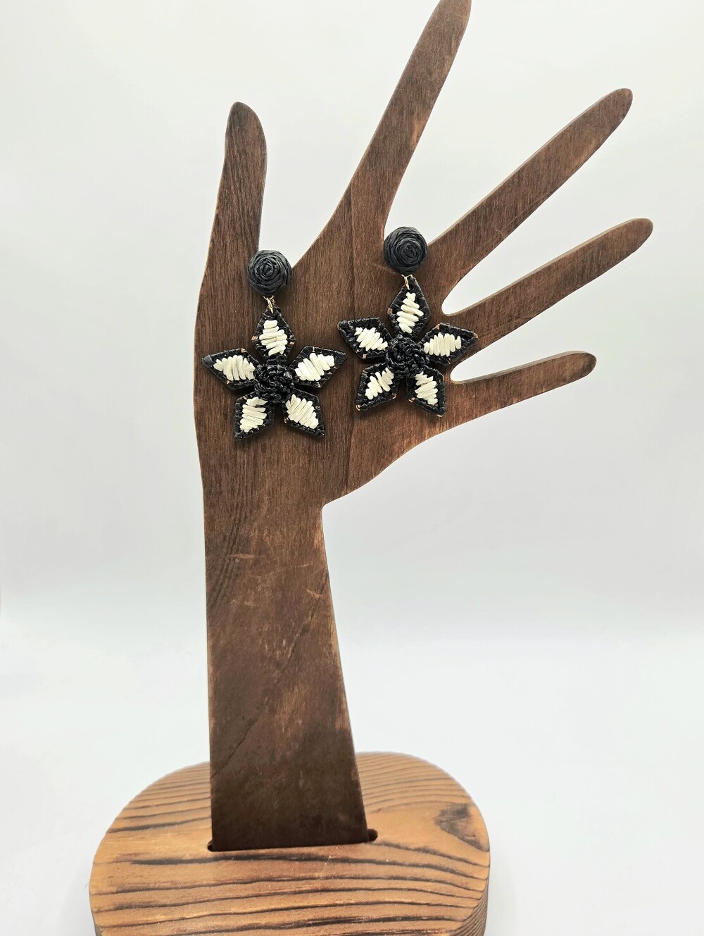 Artisan Black & Cream Star Flower Stud Drop Earrings , NWOT
